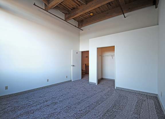 Apartments with walk in closets in Grand Rapids