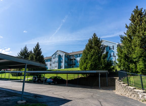 Apartments with parking in Kalamazoo. Apartments with parking near WMU.