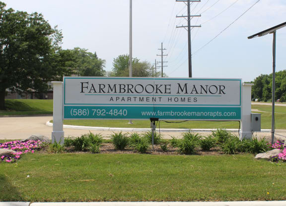 Farmbrooke Manor Sign