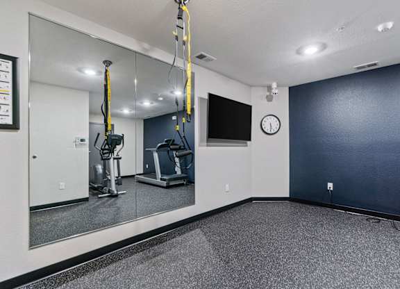 the gym at 5240 Apts