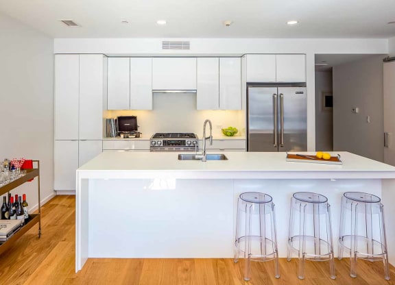 26 West Broadway luxury apartment and penthouses across from red line kitchen and bright finishes