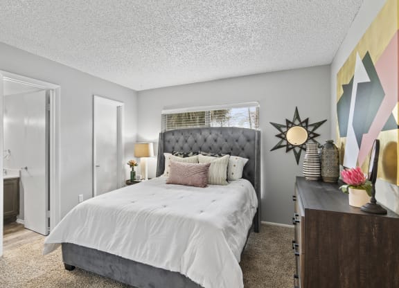 the preserve at ballantyne commons bedroom with white bed