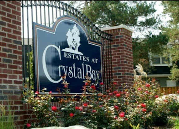 Estates at Crystal Bay sign in Indianapolis, IN. 