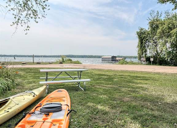 Mendota Lake