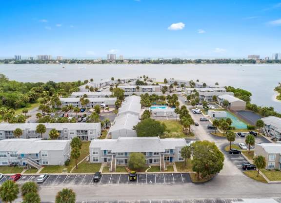 A bird's eye view of a 12th and beach apartments in Daytona Beach by the Halifax River