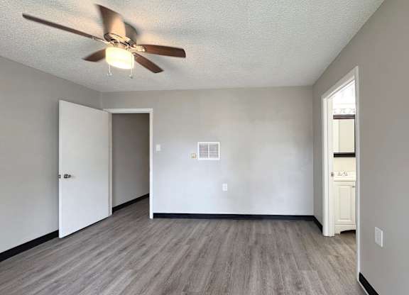 Haven on Canal classic one-bed, one-bath bedroom with ceiling fan