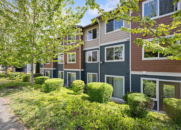 Apartment Exteriors at Ballinger Court Senior Apartments in Edmonds WA