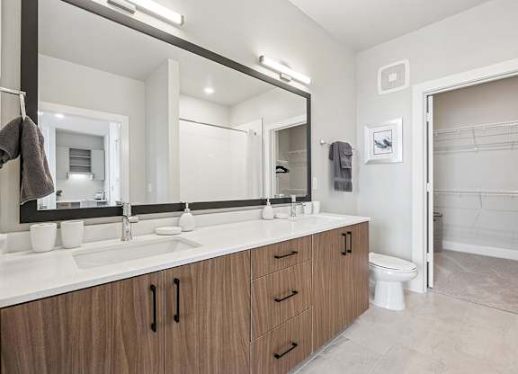 Large bathroom at The Sevens in Dallas TX