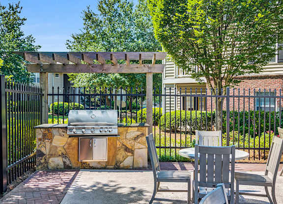 Barbecue area at Chroma Park Apartments in Austell GA