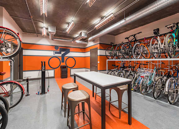 Bike storage and repair at 808 West in San Jose CA