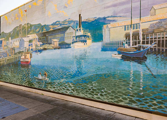 Nearby artwork mural near The Braydon in Napa CA