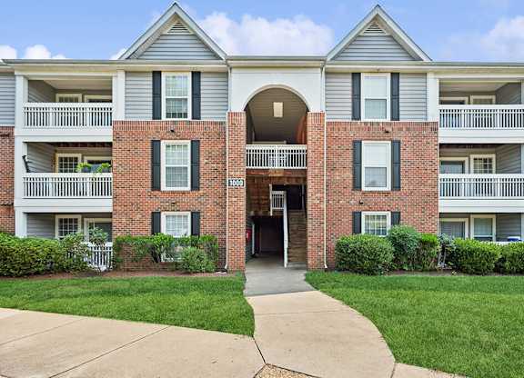 Building exterior and balconies at Weston Circle Apartments in Fredericksburg VA