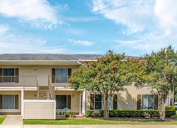 Building exteriors at Paradise Oaks apartments in Austin TX