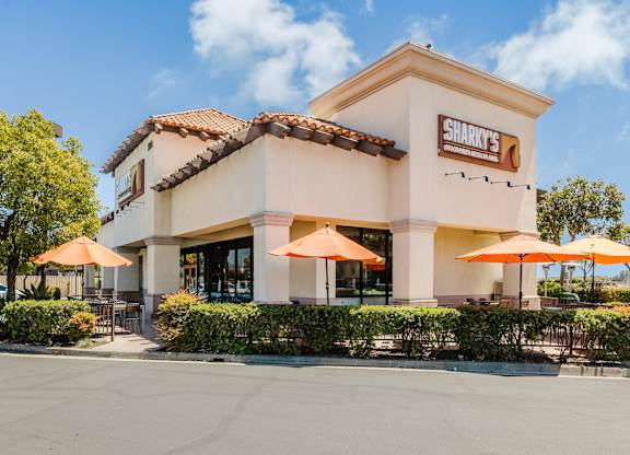 Sharky's resaurant near CALIXA Apartment Homes in Camarillo CA