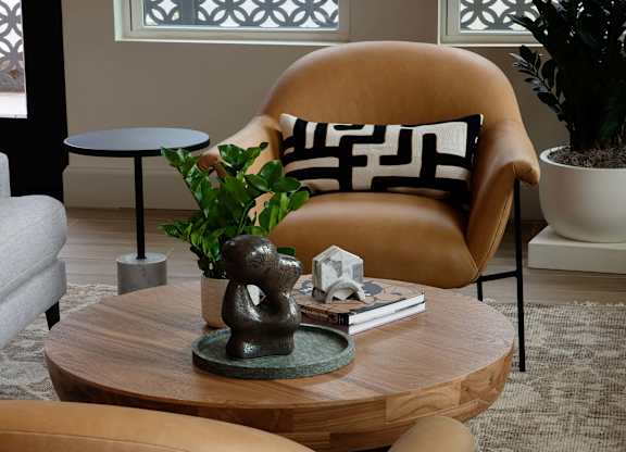 Community seating area at Wayfern Apartments in Sandy Springs GA
