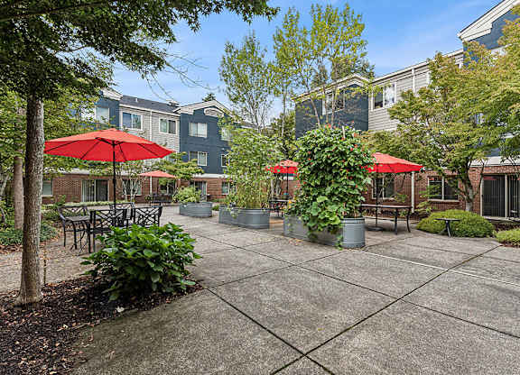 Courtyard at Woodrose Senior Affordable Apartments in Bellingham WA