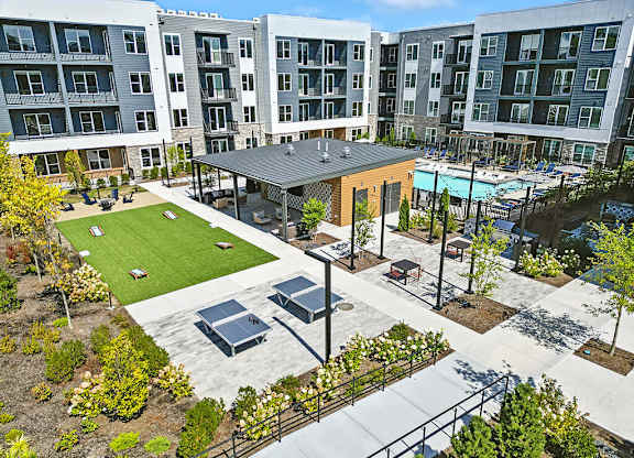 Courtyard with seating at Station 316 Woburn MA