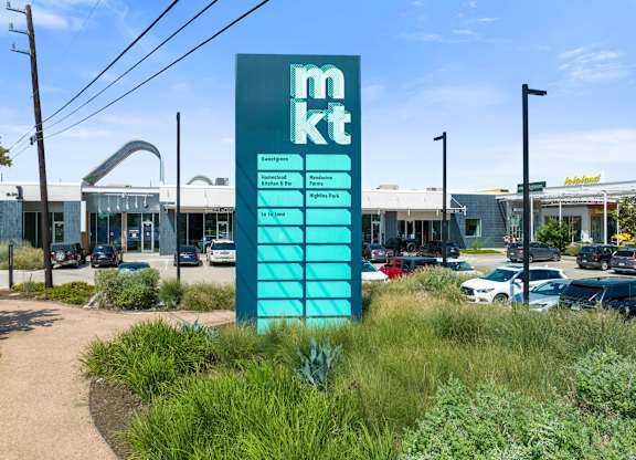 Nearby shopping district at East Bend Apartments in Houston TX