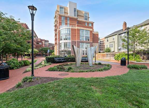 Green courtyard at Bradley Braddock Road Station Apartments in Alexandria VA