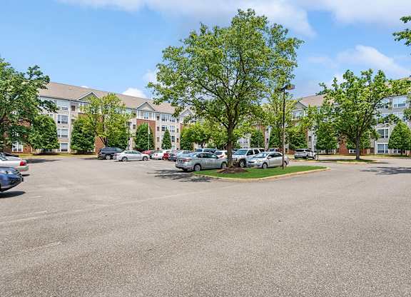 Exterior and Parking at Guardian Place in Richmond, VA