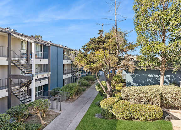 Exterior Building and Landscape at The Stratton Apartment Homes in San Diego CA