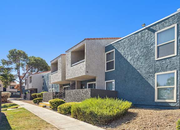 Landscaping at Woodcreek Apartments in Las Vegas NV