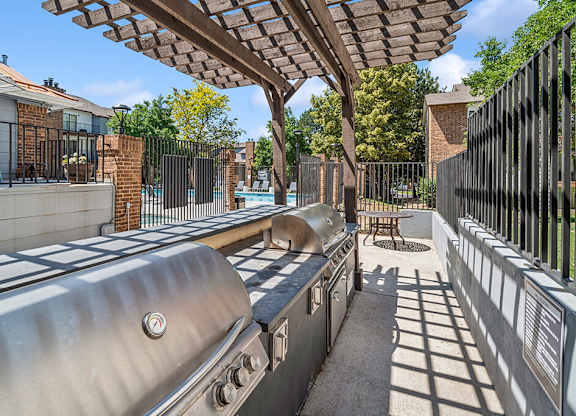 Exterior Grill Area at Sky Rock Apartments in Longmont CO