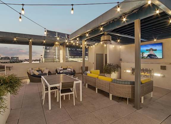Rooftop lounge at dusk at Norte Town Lake Apartments in Tempe Arizona