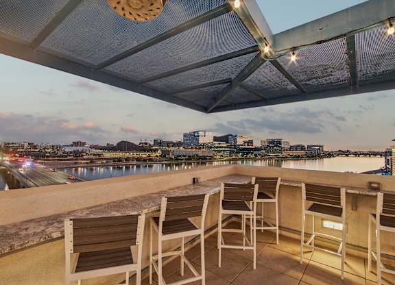 Rooftop lounge seating at Norte Town Lake Apartments in Tempe Arizona