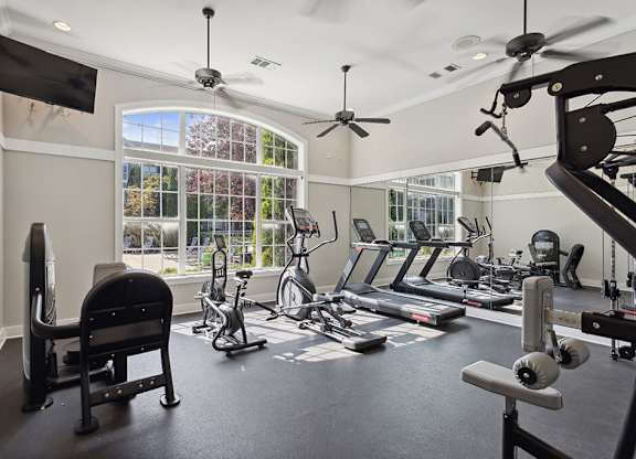 Fitness center at Lakeside Vista Apartments in Kennesaw GA