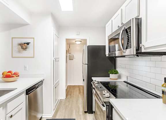 Kitchen countertops at Landmark at Wynton Pointe Apartment Homes in Nashville TN