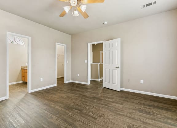 Large bedroom at Sterling Green and Sheldon Ranch in Channelview TX