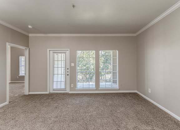 Vacant Living Room at Hollow Creek in Conroe TX