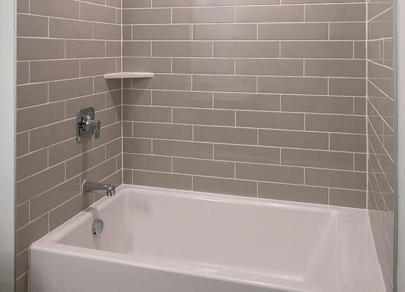 Model Bathtub at Wayfern Apartments in Sandy Springs GA