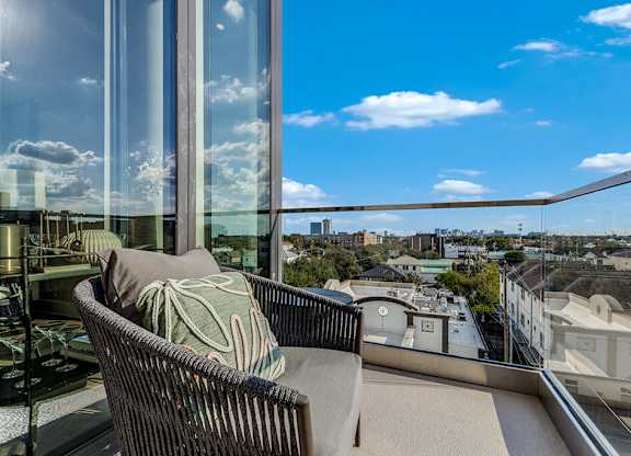 Patio at 1010 Waugh Apartments in Houston TX
