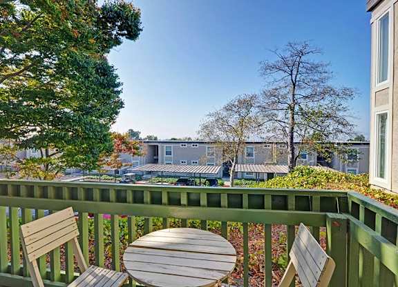 Patios at Baycliff Apartments in Richmond CA