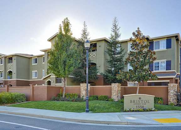 Exterior entrances at Bristol Apartment Homes in Dixon CA