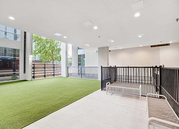 Pet Park at 1810 Main Apartments in Houston TX