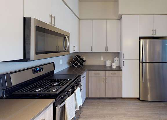 Model kitchen at The Braydon Apartments in Napa CA