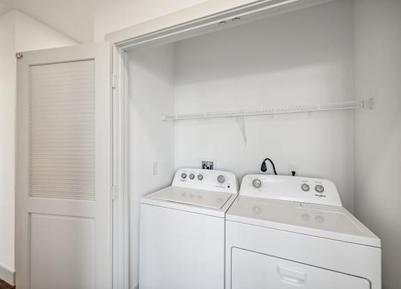 Side by side washer and dryer at The Braydon Apartments in Napa CA