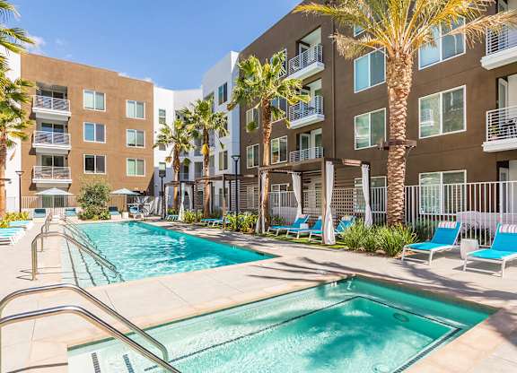 Pool and Spa Close Up at Embark Apartments in Fremont CA