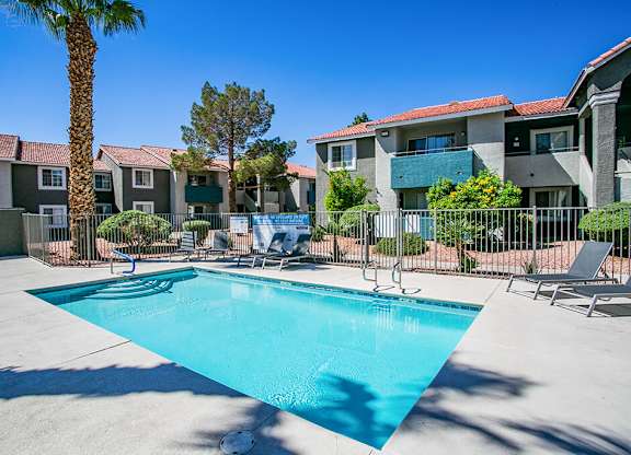 the pool at the preserve at polo apartments fl