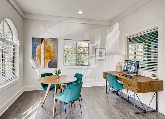 Social Co Working Area at Sienna at Cherry Creek Apartments in Denver CO