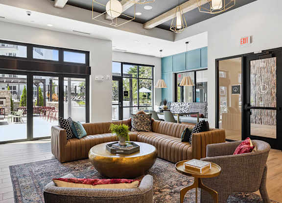 Social lounge at Jayden Apartments in Peabody MA