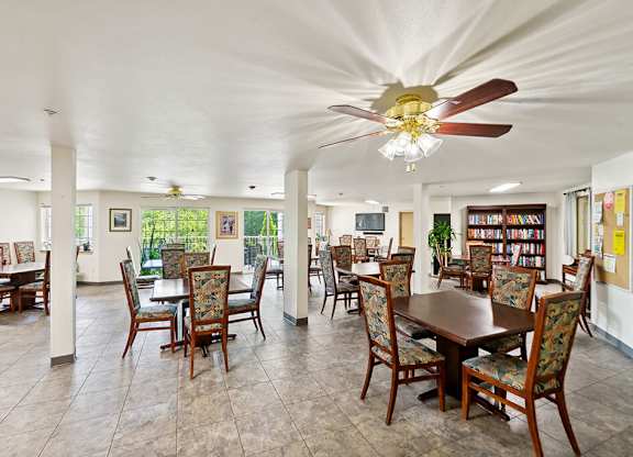 Social lounge at Woodlands at Forbes Lake Apartments in Kirkland WA(1)