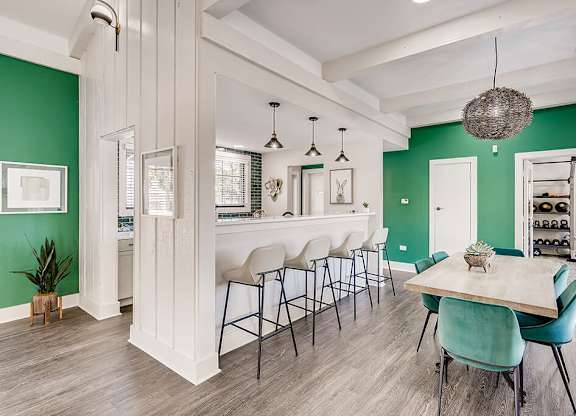 Social Lounge Dining at Sienna at Cherry Creek Apartments in Denver CO