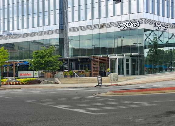 Del Friscos at Wayfern Apartments in Sandy Springs GA