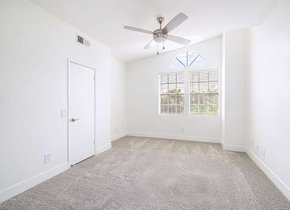 Vacant bedroom at Marquessa Villas Apartmetns and Townhomes in Corona CA 