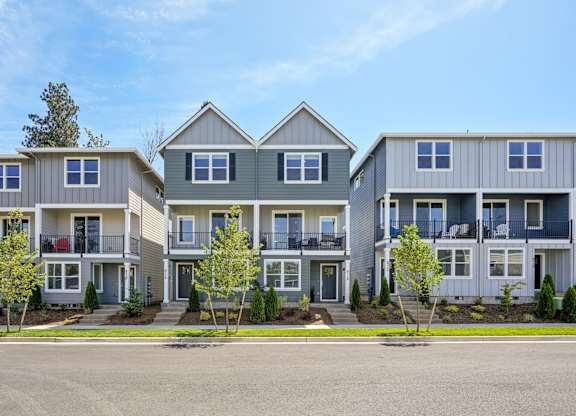 Building Exterior View at Holmes Park Townhomes, Oregon City, OR, 97045