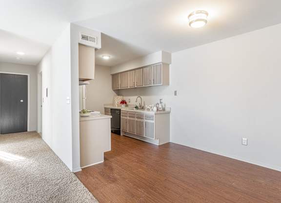 Updated apartments in Farmington, Michigan
